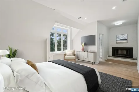 24 Tuers Place Montclair NJ 07043