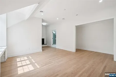 24 Tuers Place Montclair NJ 07043