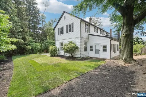24 Tuers Place Montclair NJ 07043