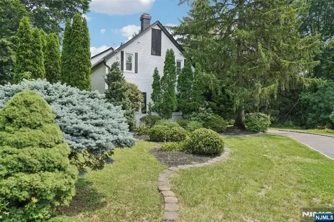 24 Tuers Place Montclair NJ 07043