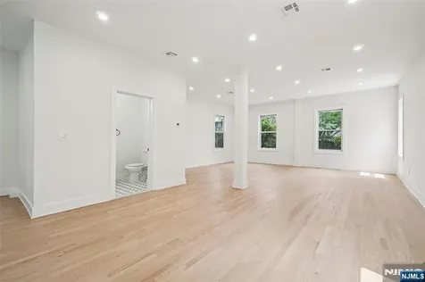 24 Tuers Place Montclair NJ 07043