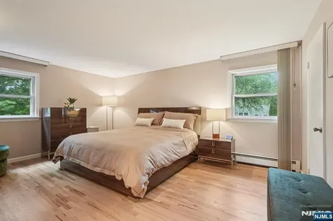 839 Carter Lane Paramus NJ 07652