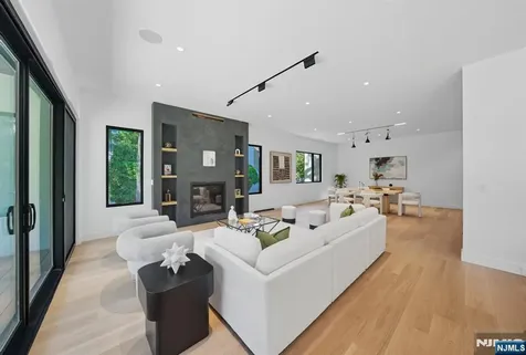 94 Downey Drive Tenafly NJ 07670