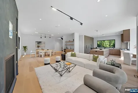 94 Downey Drive Tenafly NJ 07670