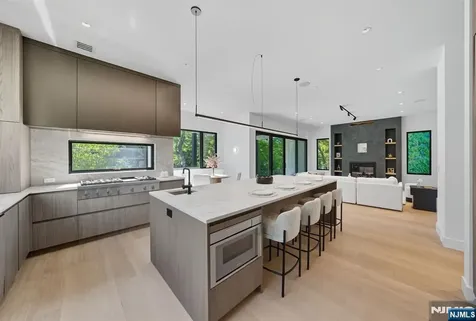 94 Downey Drive Tenafly NJ 07670