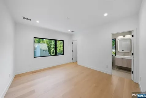 94 Downey Drive Tenafly NJ 07670