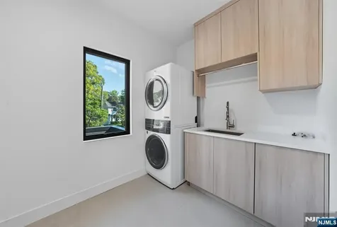 94 Downey Drive Tenafly NJ 07670
