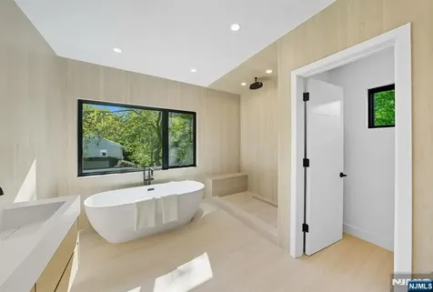 94 Downey Drive Tenafly NJ 07670