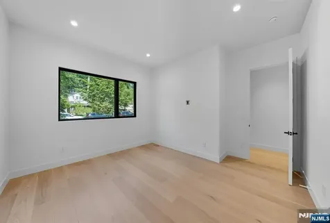 94 Downey Drive Tenafly NJ 07670