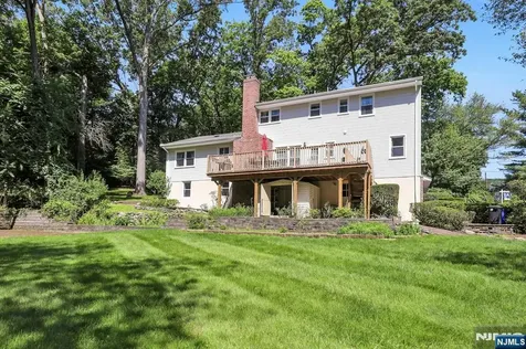 89 Pinecrest Drive Woodcliff Lake NJ 07677