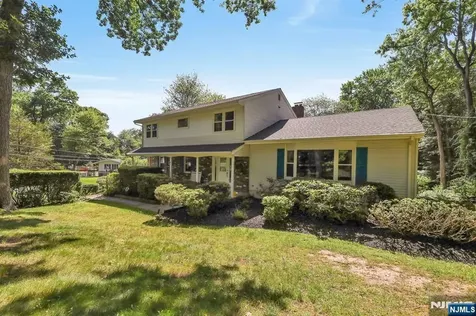 89 Pinecrest Drive Woodcliff Lake NJ 07677