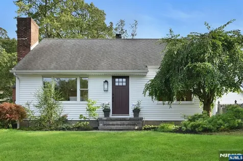 103 College Road Midland Park NJ 07432