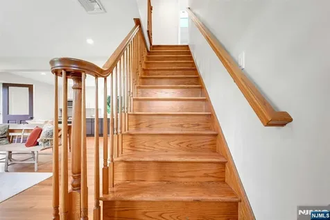103 College Road Midland Park NJ 07432