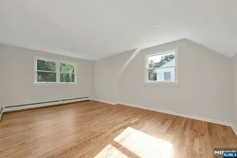 103 College Road Midland Park NJ 07432