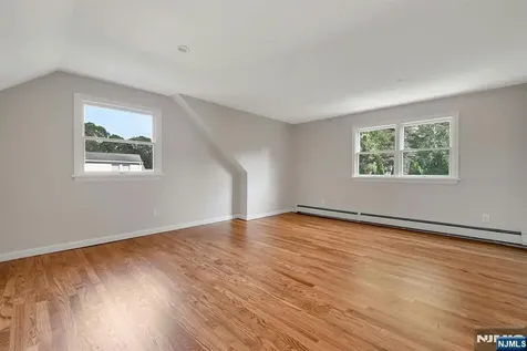 103 College Road Midland Park NJ 07432