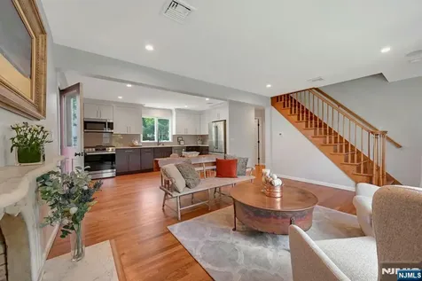 103 College Road Midland Park NJ 07432