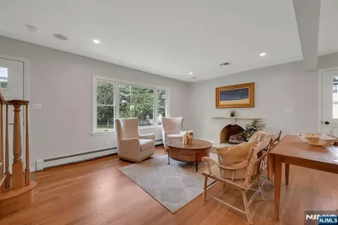 103 College Road Midland Park NJ 07432