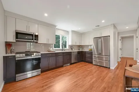 103 College Road Midland Park NJ 07432