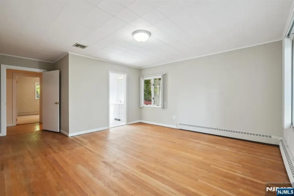 8 Sophia Street Bloomingdale NJ 07403