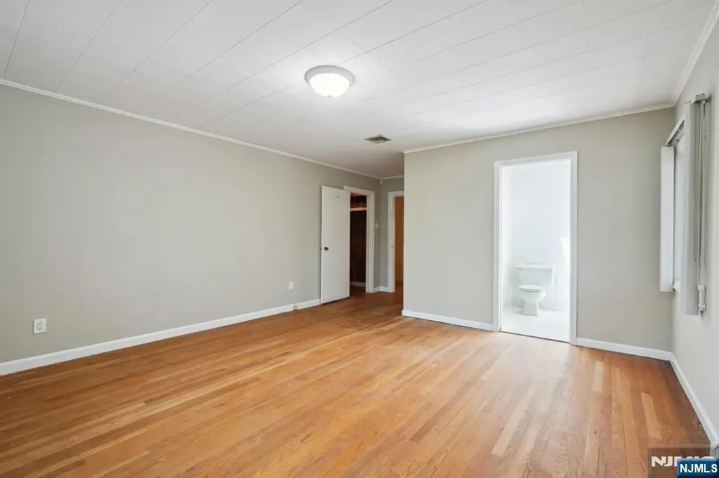 8 Sophia Street Bloomingdale NJ 07403