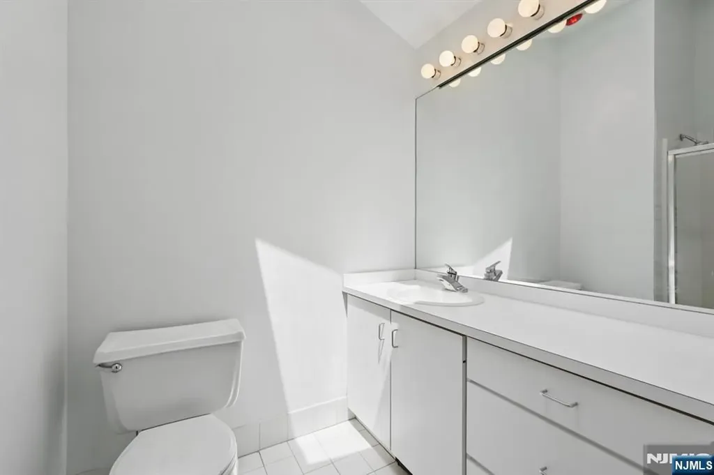 8 Sophia Street Bloomingdale NJ 07403