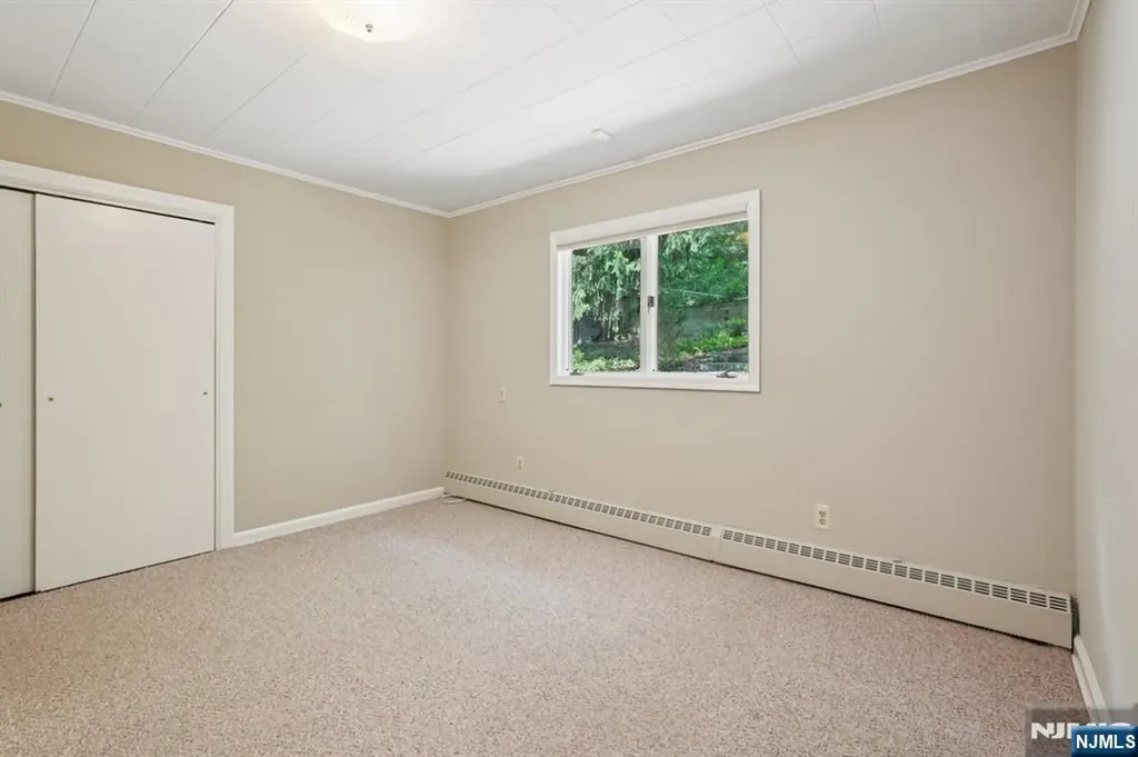 8 Sophia Street Bloomingdale NJ 07403