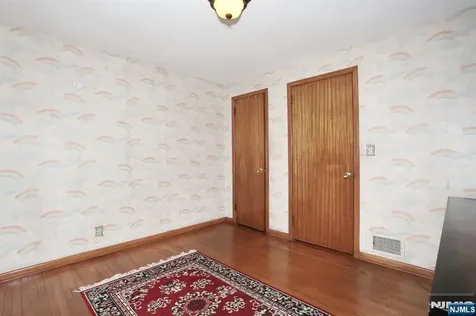 8 Melman Terrace Maplewood NJ 07040