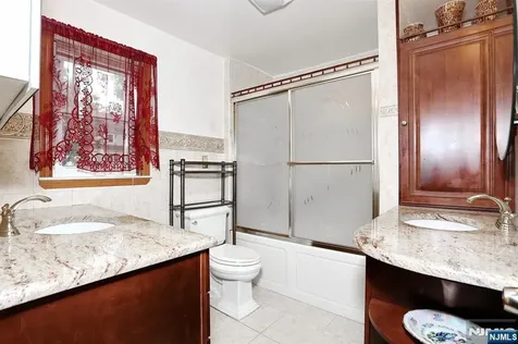 8 Melman Terrace Maplewood NJ 07040