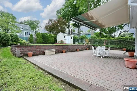 8 Melman Terrace Maplewood NJ 07040