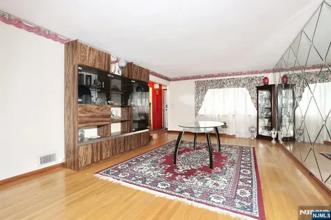 8 Melman Terrace Maplewood NJ 07040