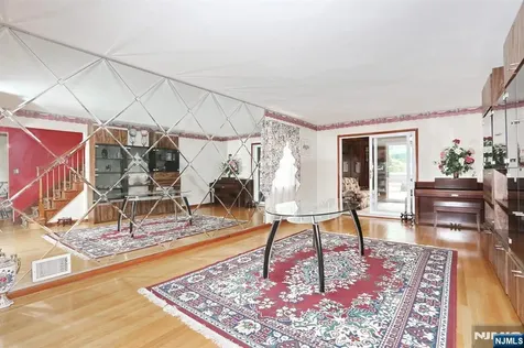 8 Melman Terrace Maplewood NJ 07040