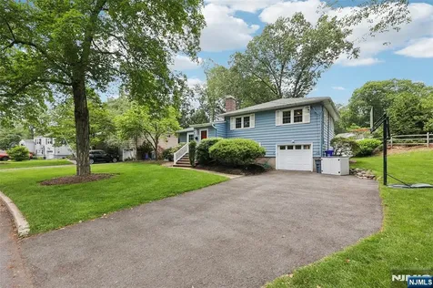 21 Valley Forge Way Ho-ho-kus NJ 07423