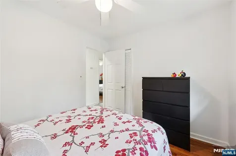 21 Valley Forge Way Ho-ho-kus NJ 07423
