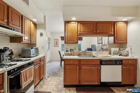1907 Faulkner Court Mahwah NJ 07430
