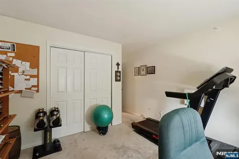 1907 Faulkner Court Mahwah NJ 07430