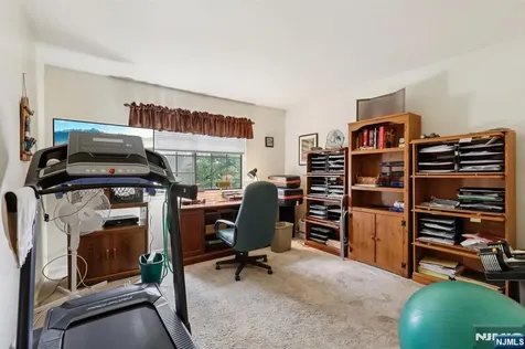 1907 Faulkner Court Mahwah NJ 07430