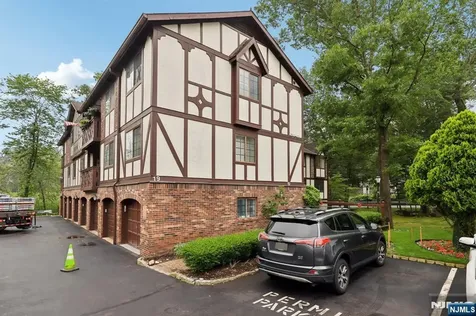 1907 Faulkner Court Mahwah NJ 07430