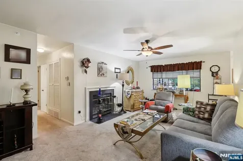 1907 Faulkner Court Mahwah NJ 07430