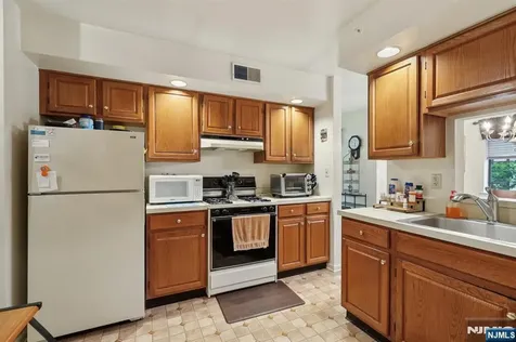 1907 Faulkner Court Mahwah NJ 07430