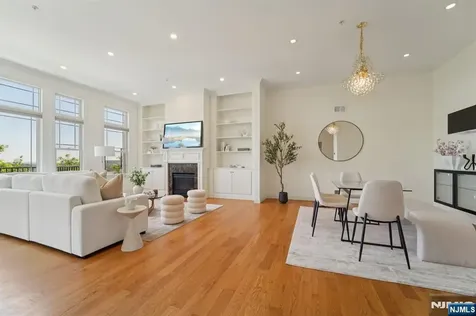 19 Summit Drive North Caldwell NJ 07006