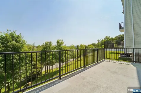 19 Summit Drive North Caldwell NJ 07006