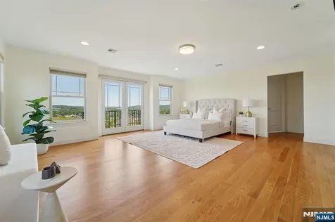 19 Summit Drive North Caldwell NJ 07006