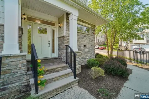 19 Summit Drive North Caldwell NJ 07006