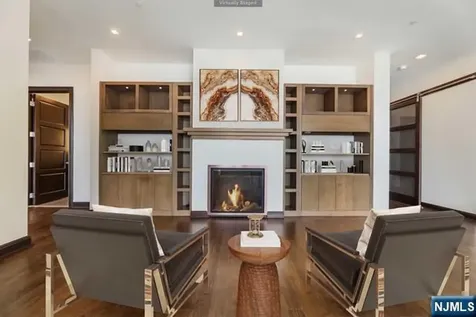 9 Somerset Lane Edgewater NJ 07020