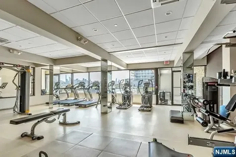 9 Somerset Lane Edgewater NJ 07020