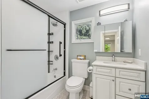 11 Lee Avenue Hawthorne NJ 07506