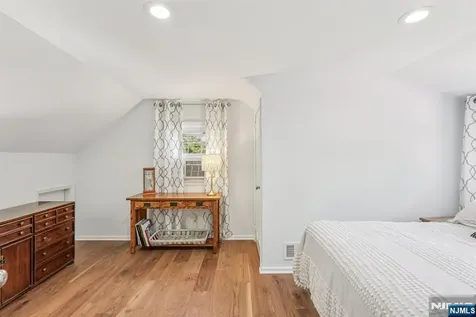 11 Lee Avenue Hawthorne NJ 07506