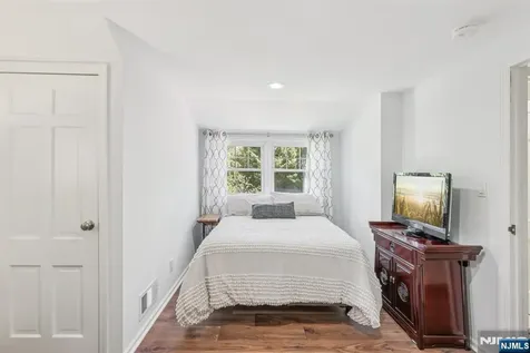 11 Lee Avenue Hawthorne NJ 07506