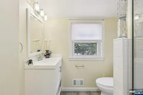 11 Lee Avenue Hawthorne NJ 07506