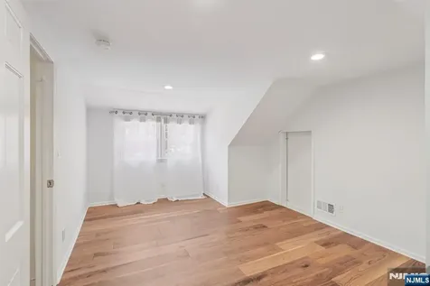 11 Lee Avenue Hawthorne NJ 07506